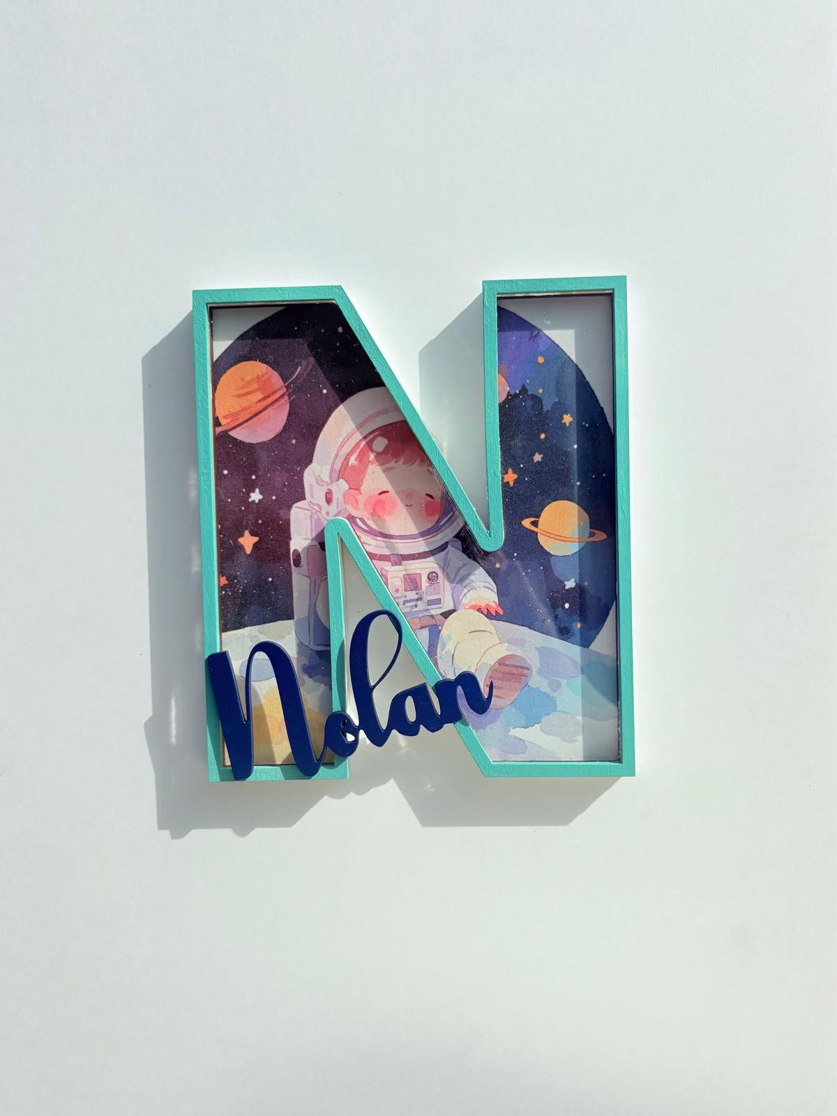 Gepersonaliseerde Houten 3D Letter Naam – Kinderkamer Decoratie 18 cm - Astronaut