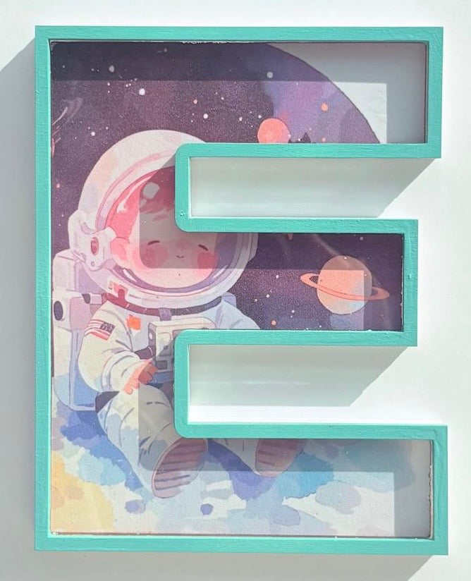 Gepersonaliseerde Houten 3D Letter Naam – Kinderkamer Decoratie 18 cm - Astronaut