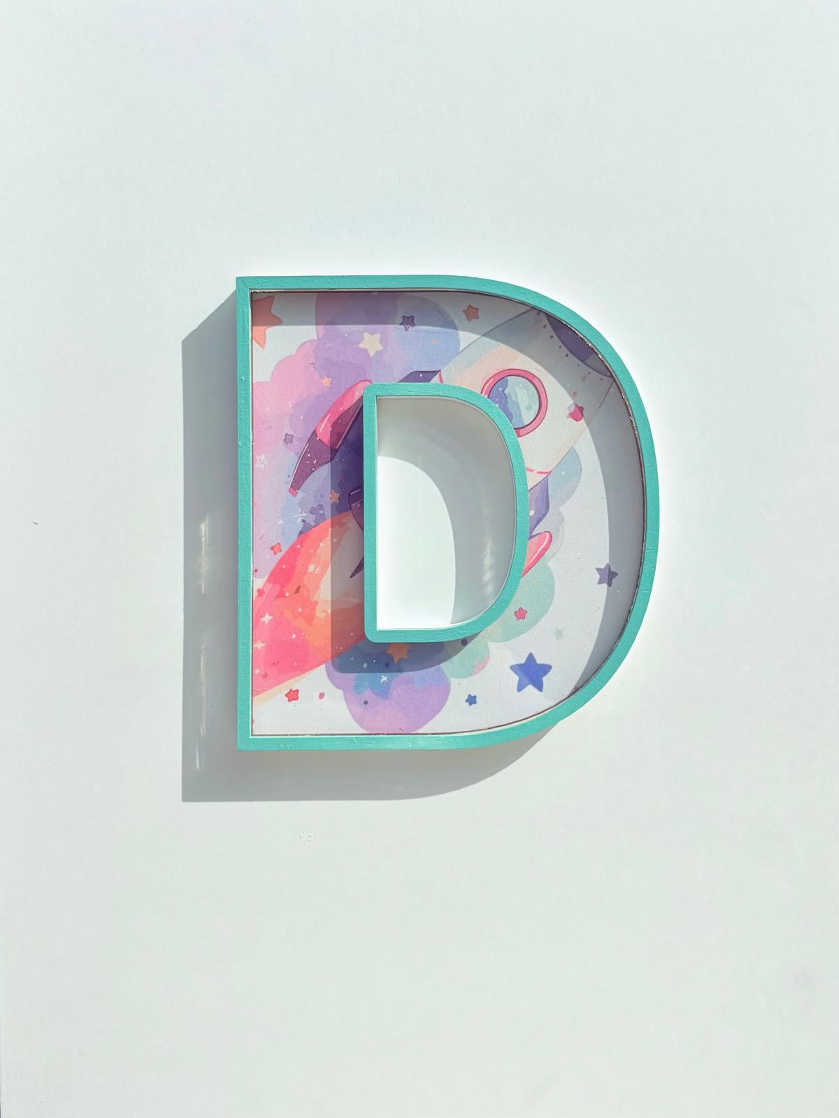 Gepersonaliseerde Houten 3D Letter Naam – Kinderkamer Decoratie 18 cm - Astronaut