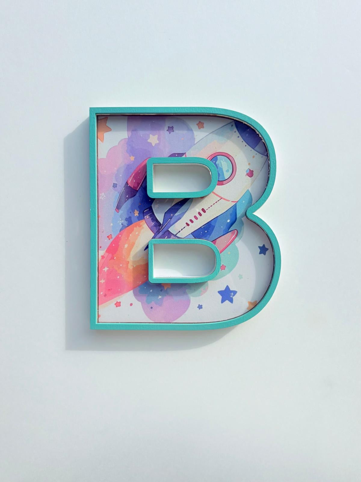 Gepersonaliseerde Houten 3D Letter Naam – Kinderkamer Decoratie 18 cm - Astronaut